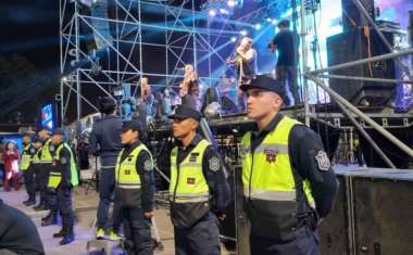 Cientos de policías fueron afectados a la seguridad del multitudinario recital del 21, de 