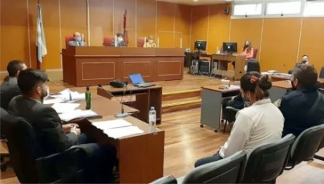 El tribunal de juicio al momento de dictar la absolución de Saravia.