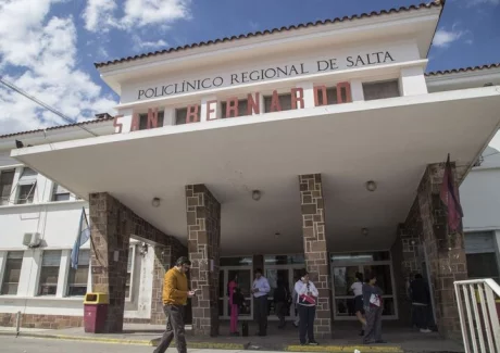 Hospital San Bernardo, donde murió un joven de 18 años.