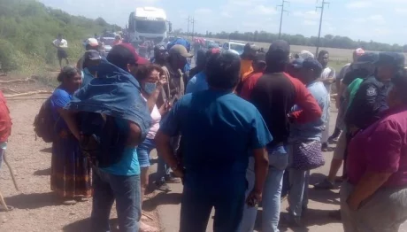 Los aborígenes exigían bolsones de comida y dinero para pasar el fin de semana.