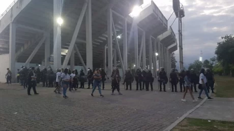 Habrán rigurosos controles en la previa, durante y post clásico.