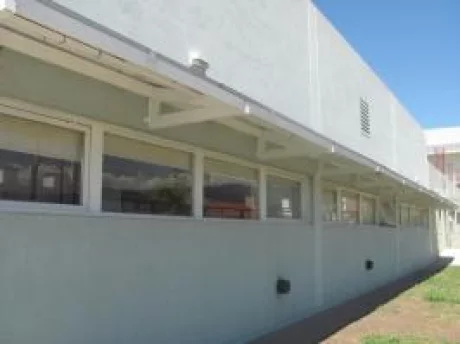 Edificio de la Escuela de la Magistratura que desde 2014 cuenta con paneles solares