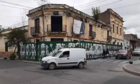  Fachada actual de la Ex Escuela Uriburu. Foto: Aries.