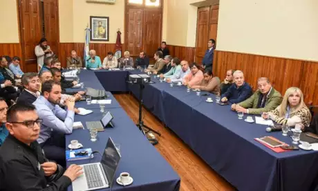  Reunión del ministro con legisladores. Foto: Prensa Senado.