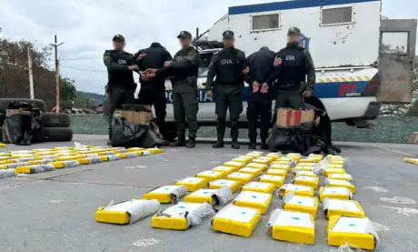  El operativo llevado a cabo por Gendarmería decomisó 420 k de cocaína.