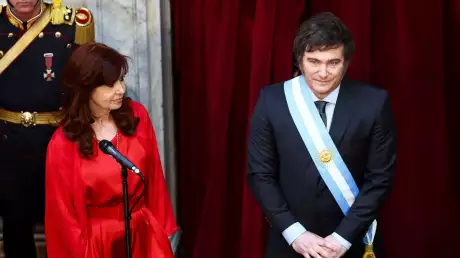 Javier Milei junto a Cristina Kirchner en la apertura de sesiones ordinarias (Foto REUTERS/Matias Baglietto).