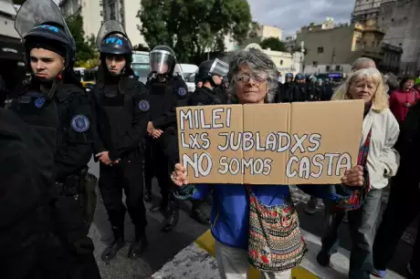  Jubilados se manifestarán esta tarde.