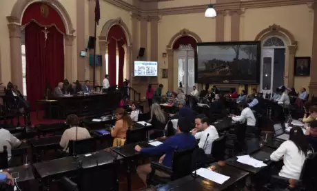  Martes de sesión legislativa en Salta.