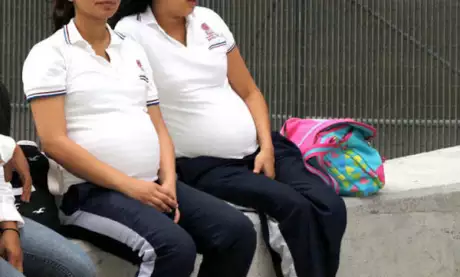  Autoridades señalan que hay una reducción de embarazos adolescentes. Foto: RRSS.