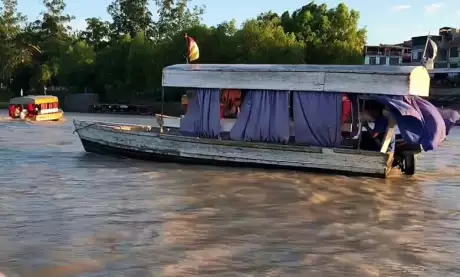  Paso internacional Bermejo-Aguas Blancas. (Fm Alba).