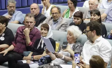  Taty Almeyda y Estela Carlotto en la delegación nacional.