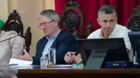 Amat presidió la sesión. Se convirtió en ley y pasa al Ejecutivo para la promulgación.