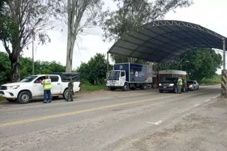 El Puesto 28 de Gendarmería, sobre la ruta 50, en Aguas Blancas.  