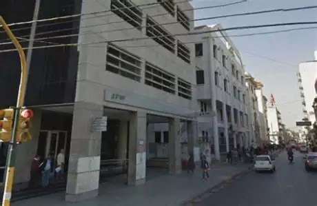  Los trabajadores se encuentras expectantes por la reestructuración interna. Foto. Google.