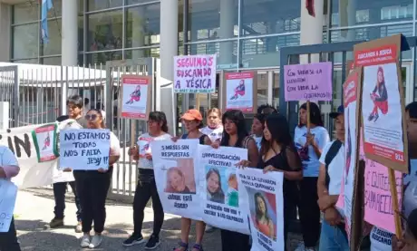  La familia de Jésica se manifestó en Ciudad Judicial.  Foto: RRSS.